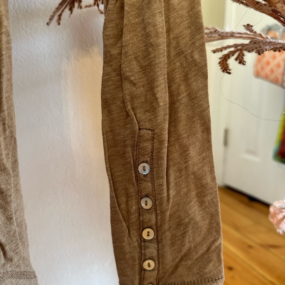 Top - Picture 3 of 3